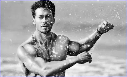 टाइगर श्रॉफ का जीवन, पारिवारिक पृष्ठभूमि और बॉलीवुड में उनका प्रवेश (Tiger Shroff Biography)